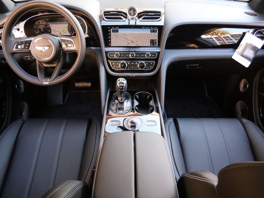 2025 Bentley Bentayga photo 4