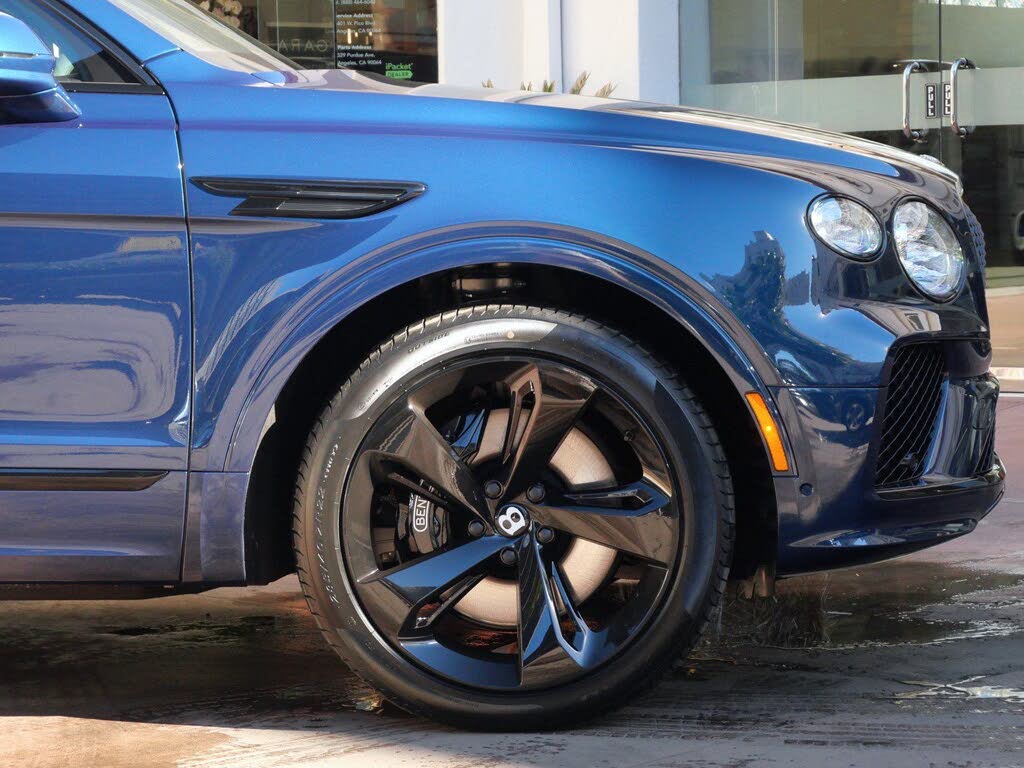 2025 Bentley Bentayga photo 6