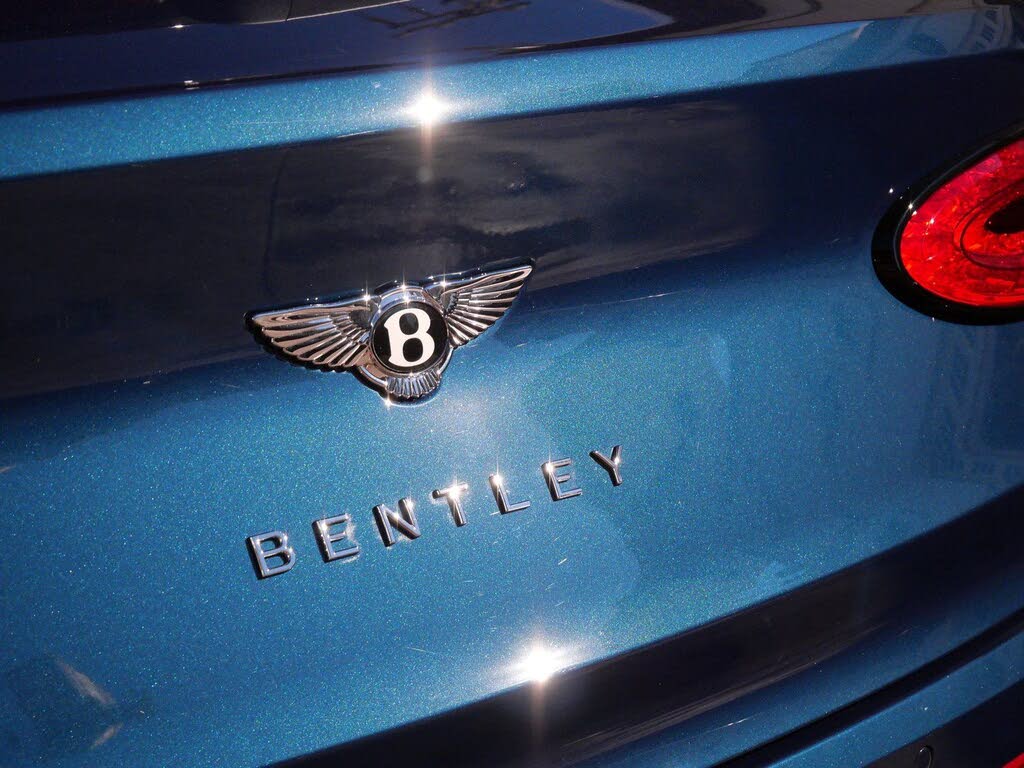 2025 Bentley Bentayga photo 8