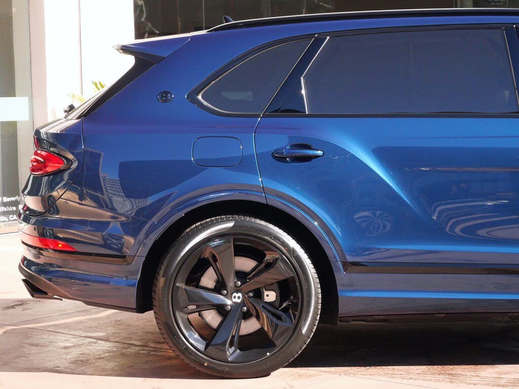 2025 Bentley Bentayga photo 9
