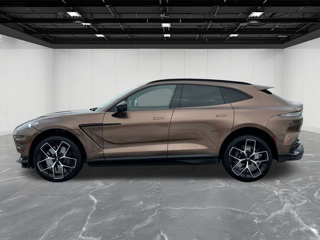 2026 Aston Martin DBX 707 AWD photo 2