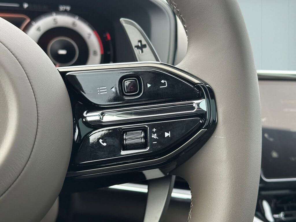 2026 Aston Martin DBX 707 AWD photo 19