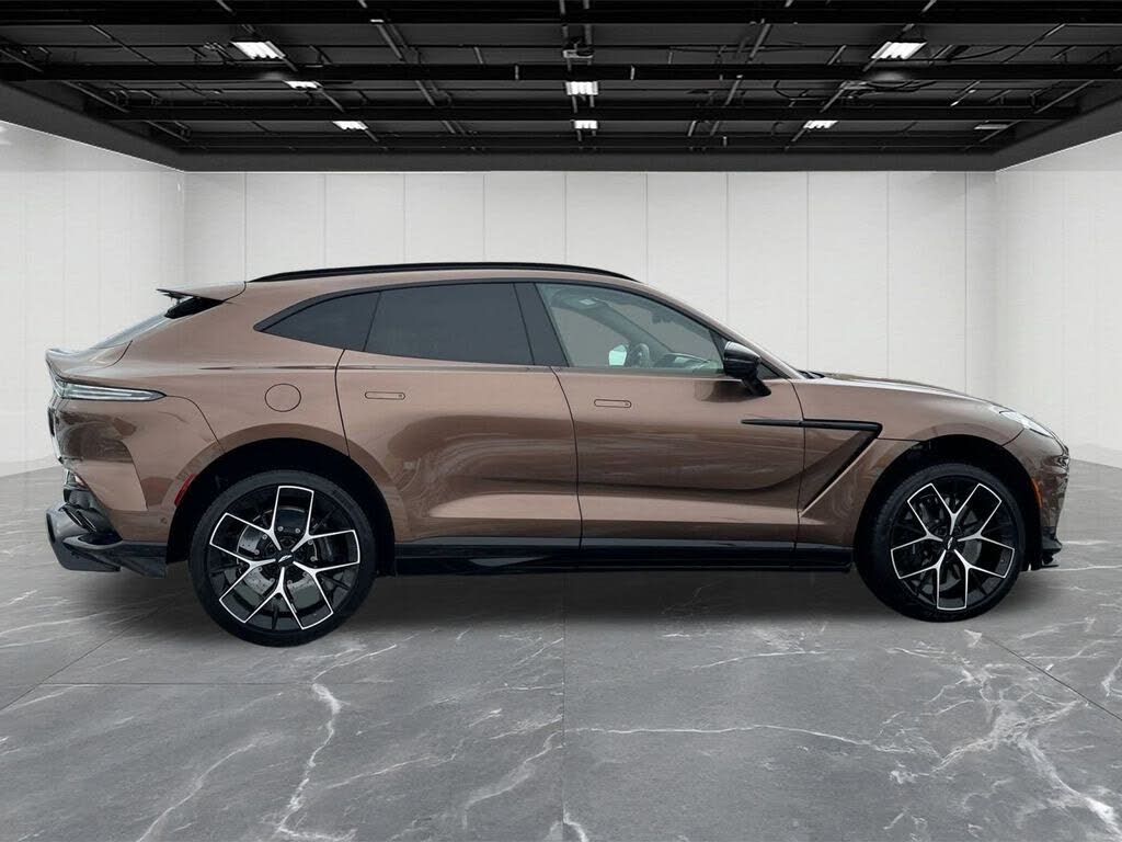 2026 Aston Martin DBX 707 AWD photo 9