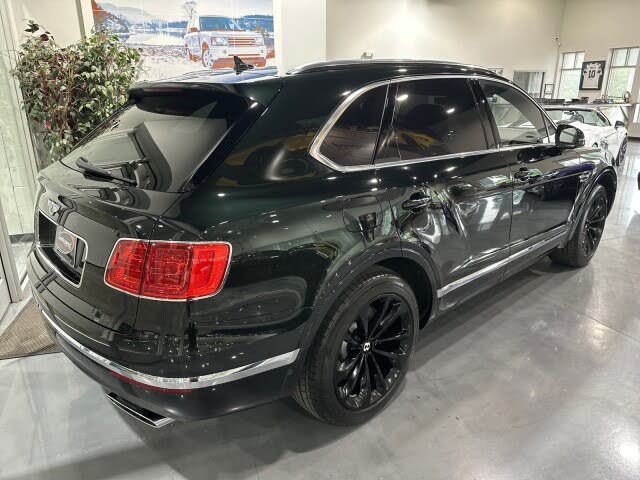 2017 Bentley Bentayga W12 AWD photo 2