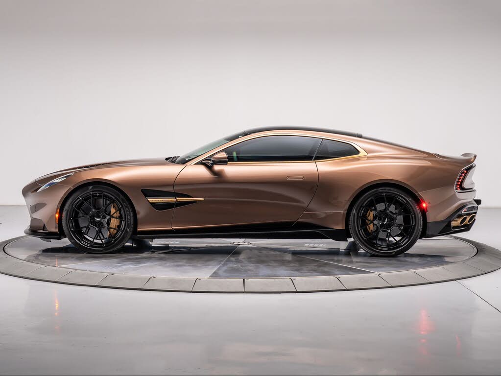 2026 Aston Martin Vanquish Coupe RWD photo 13
