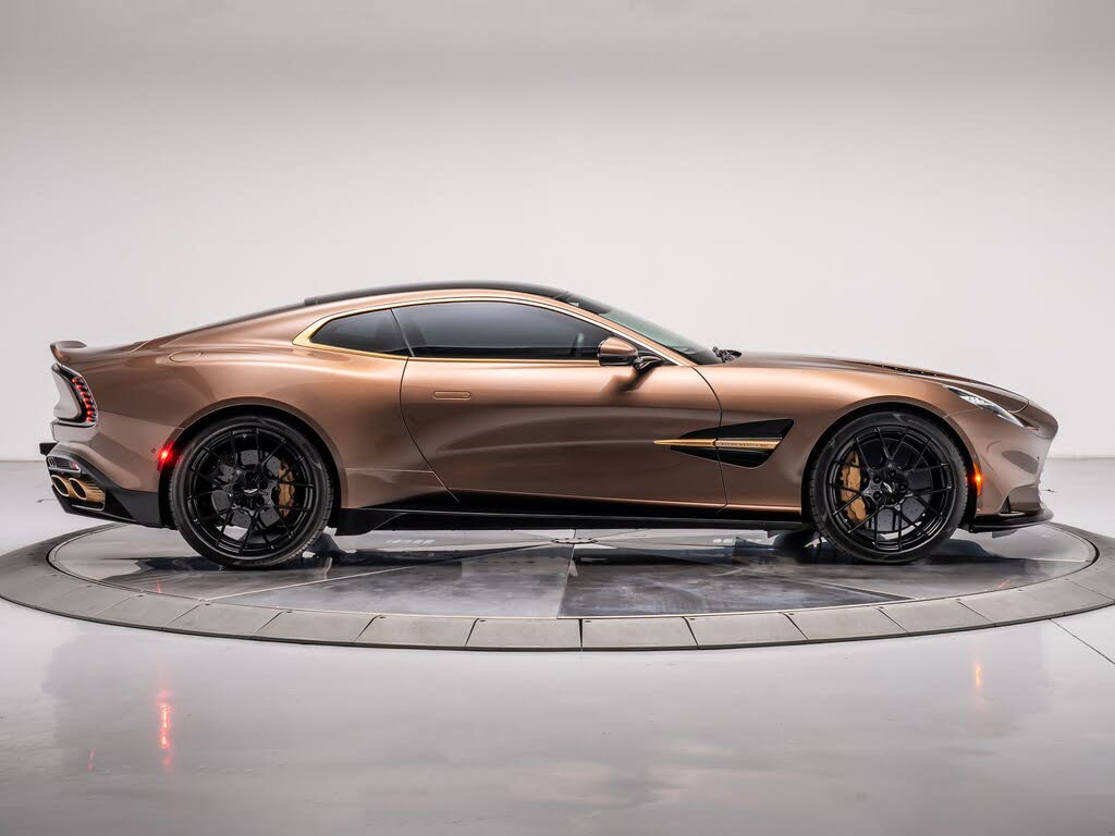 2026 Aston Martin Vanquish Coupe RWD photo 15