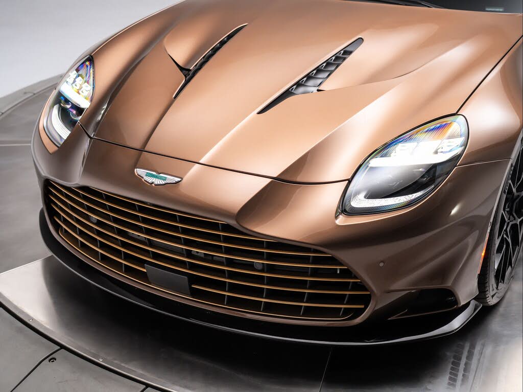 2026 Aston Martin Vanquish Coupe RWD photo 17