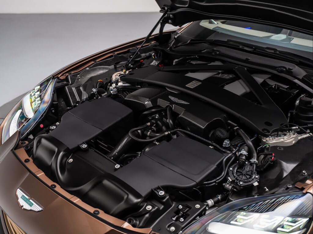2026 Aston Martin Vanquish Coupe RWD photo 21