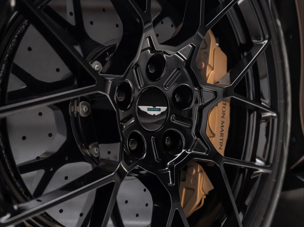 2026 Aston Martin Vanquish Coupe RWD photo 9