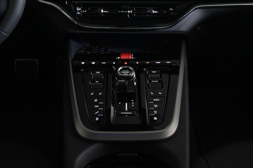 2026 Aston Martin DBX S AWD photo 13