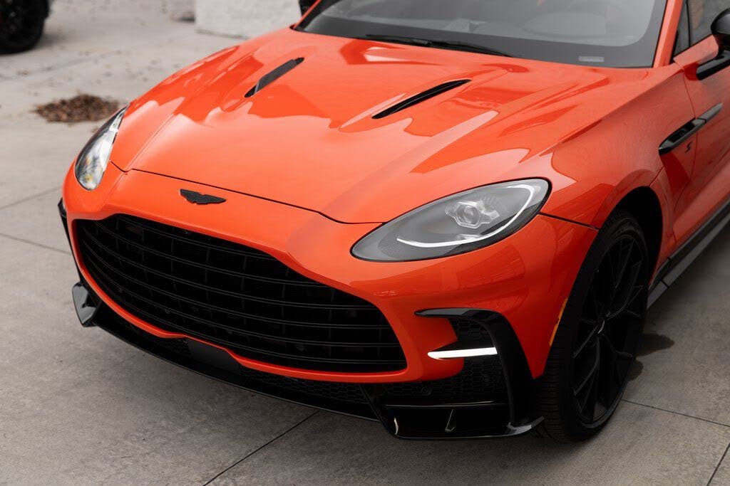 2026 Aston Martin DBX S AWD photo 4