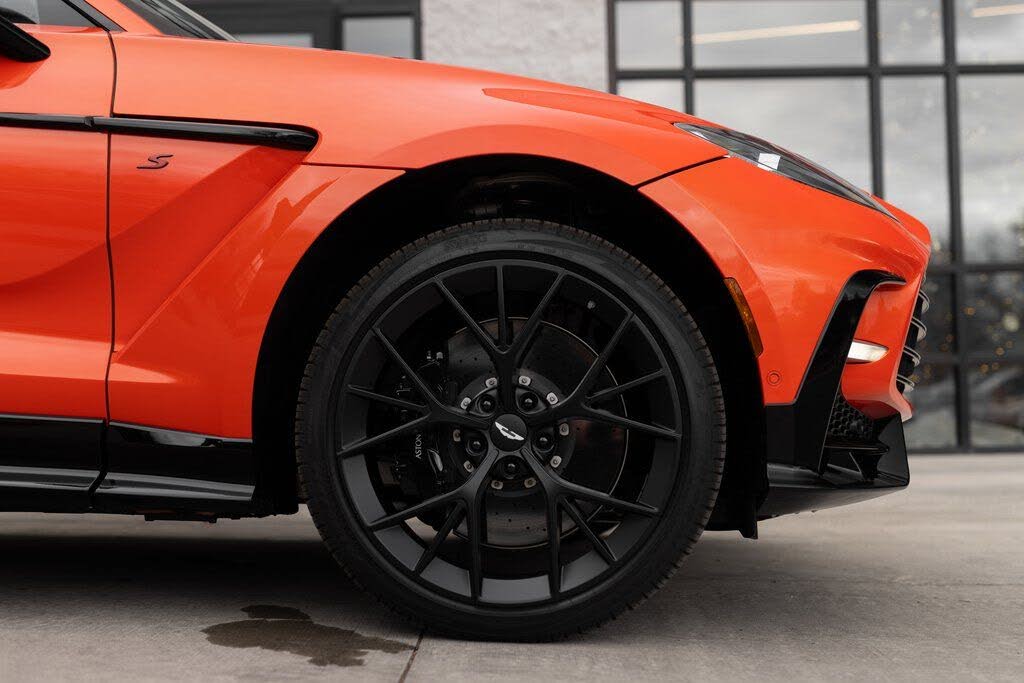 2026 Aston Martin DBX S AWD photo 5