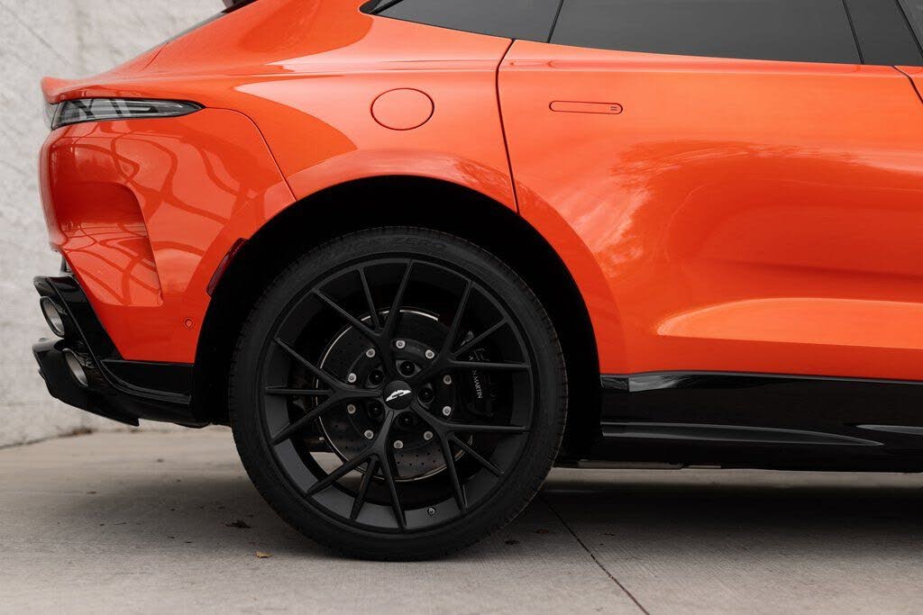 2026 Aston Martin DBX S AWD photo 6