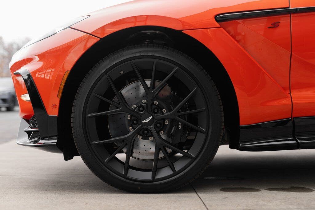 2026 Aston Martin DBX S AWD photo 8