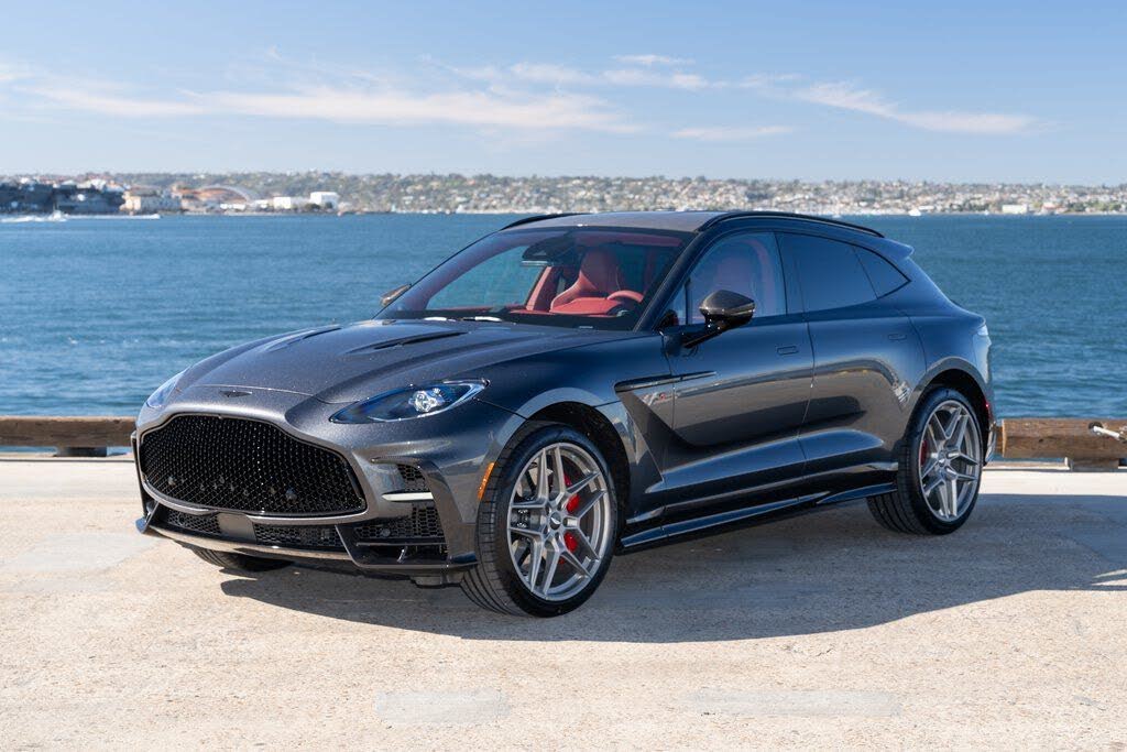 2026 Aston Martin DBX S AWD photo 2