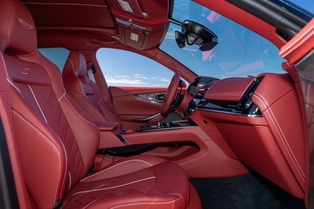 2026 Aston Martin DBX S AWD photo 15