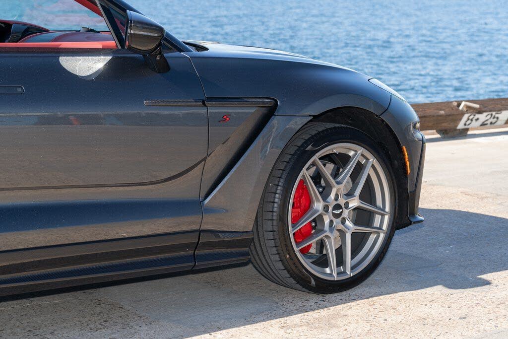 2026 Aston Martin DBX S AWD photo 8