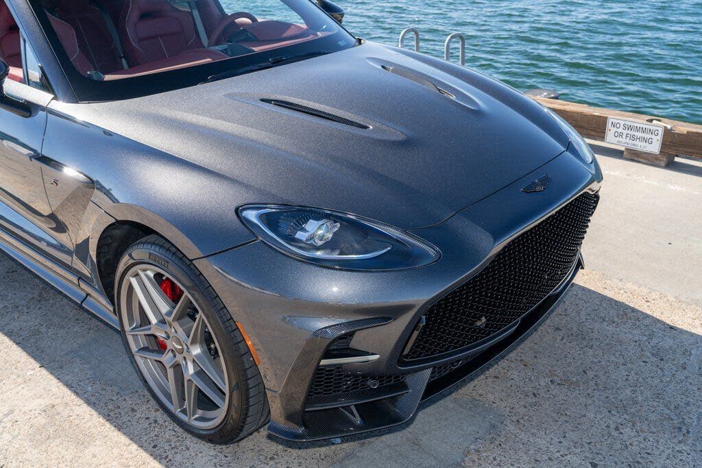 2026 Aston Martin DBX S AWD photo 9