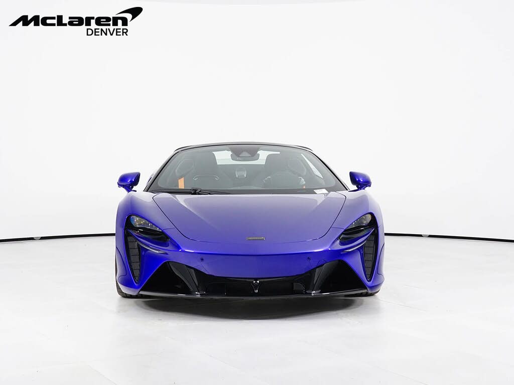 2025 McLaren Artura RWD photo 11