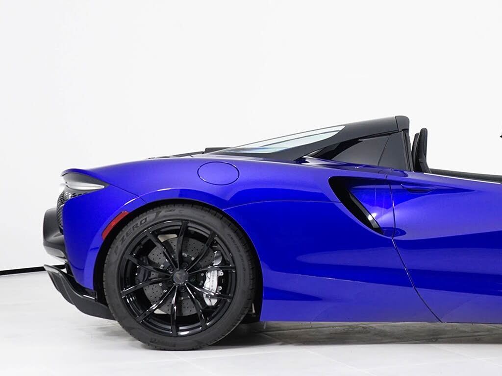 2025 McLaren Artura RWD photo 15