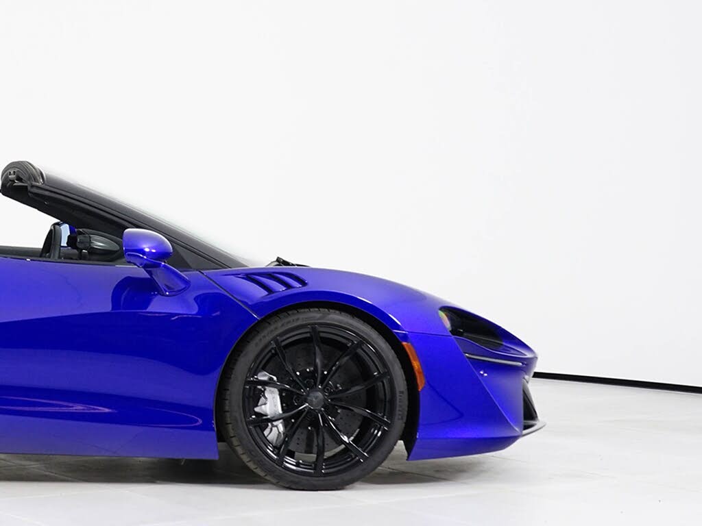 2025 McLaren Artura RWD photo 16