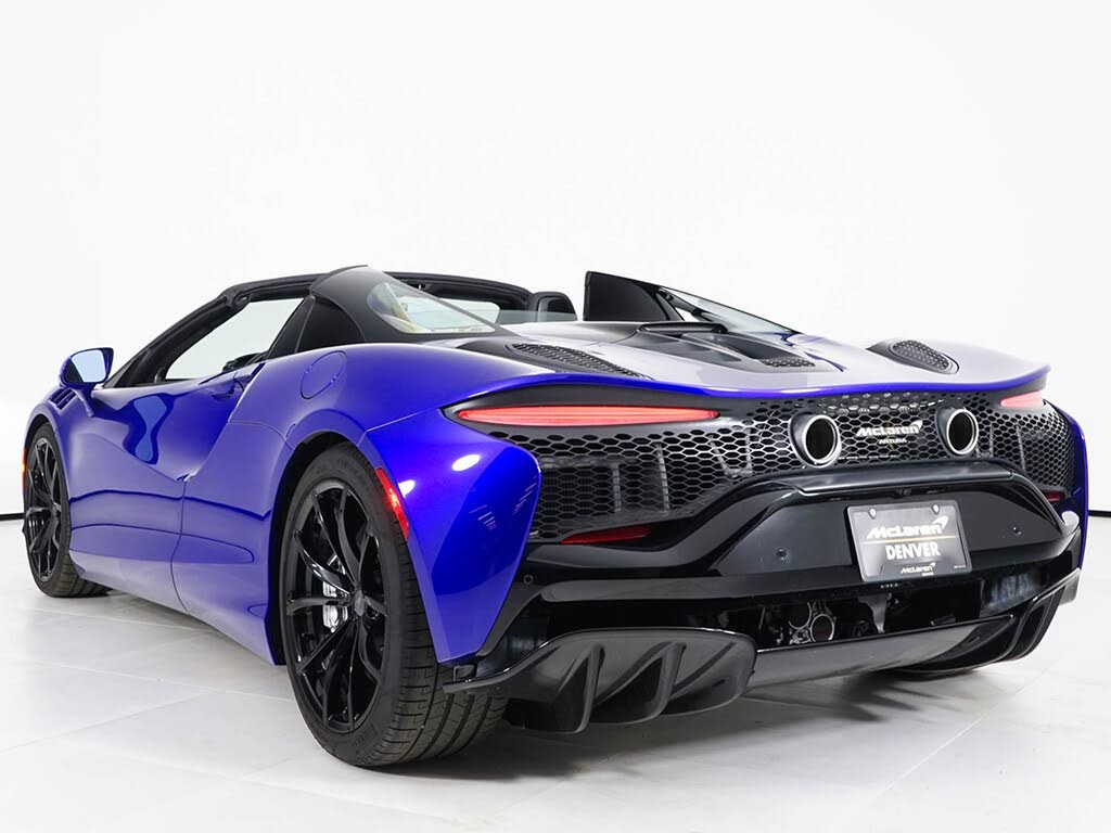 2025 McLaren Artura RWD photo 20