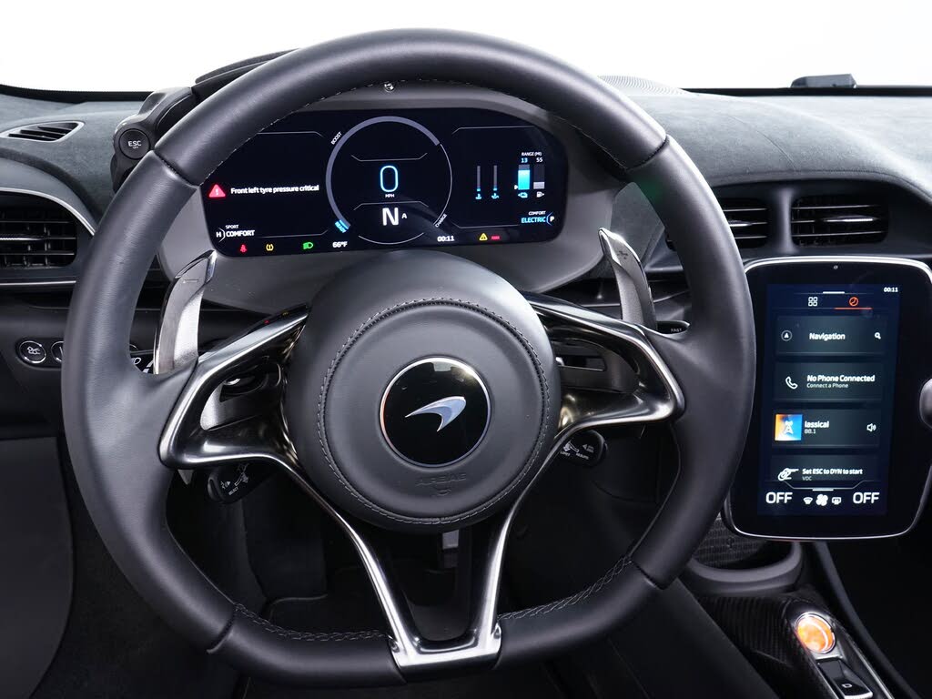2025 McLaren Artura RWD photo 22