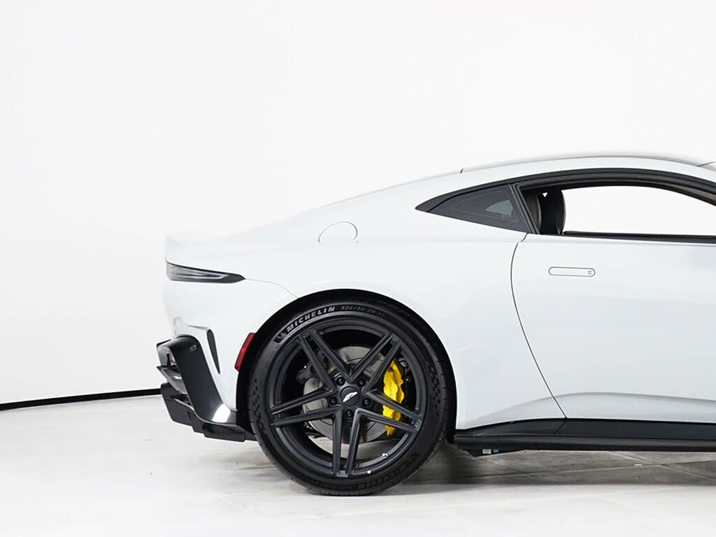 2026 Aston Martin Vantage Coupe RWD photo 14