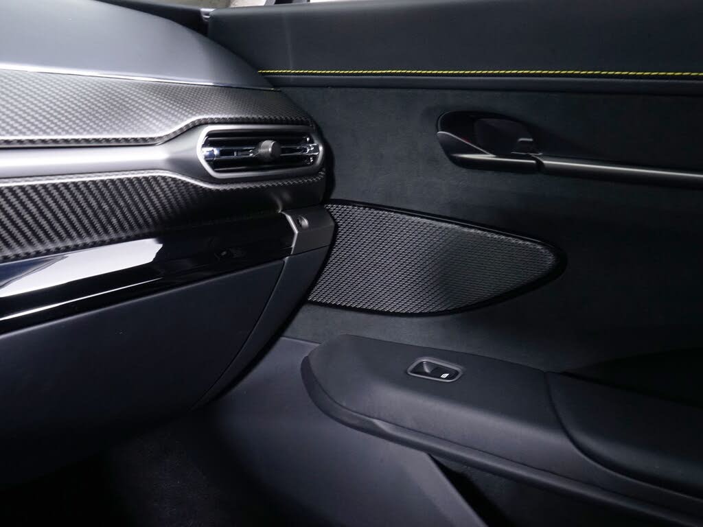 2026 Aston Martin Vantage Coupe RWD photo 22