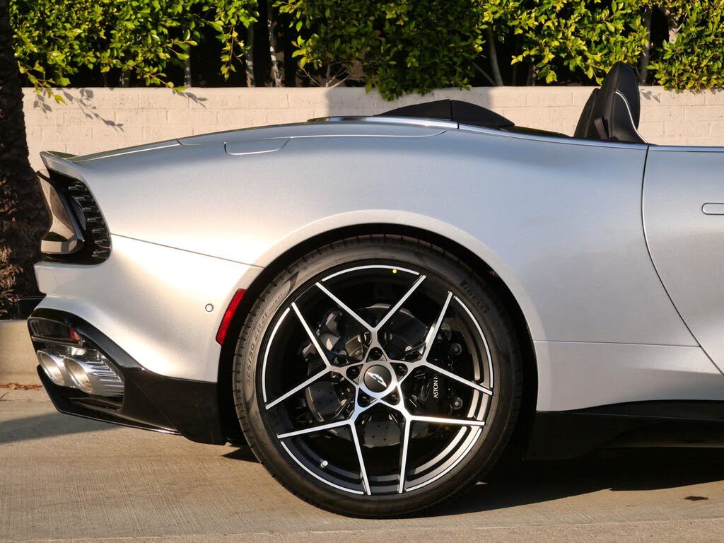 2026 Aston Martin Vanquish Volante RWD photo 15