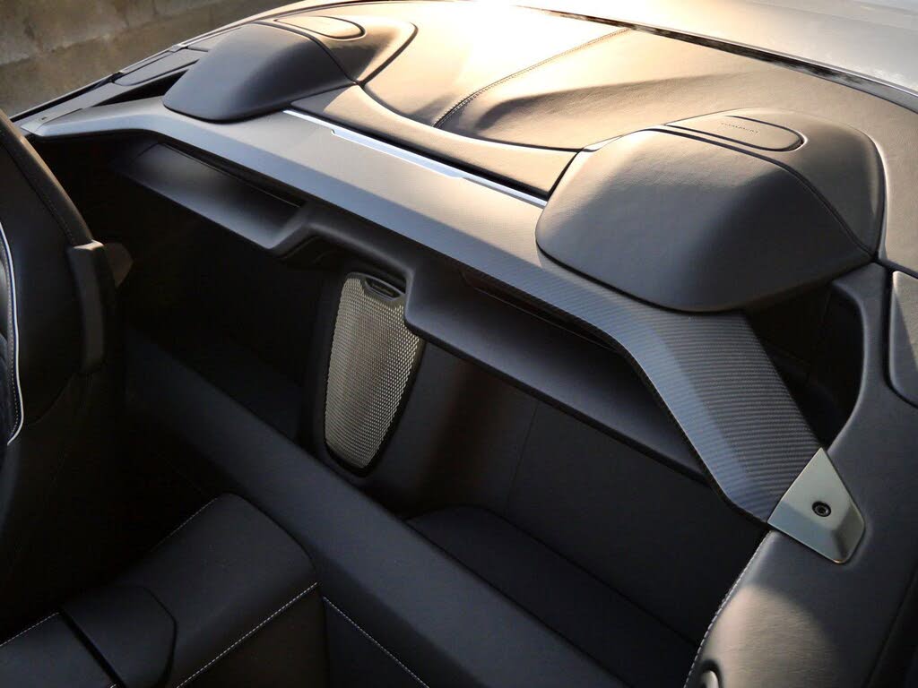 2026 Aston Martin Vanquish Volante RWD photo 23