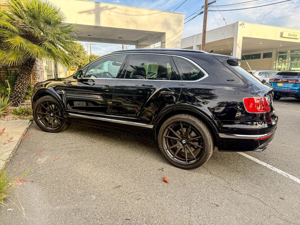 2020 Bentley Bentayga V8 AWD photo 3