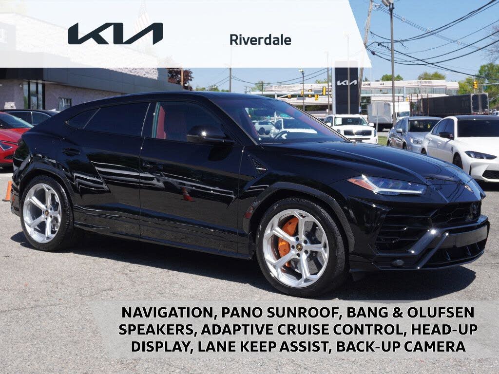 2022 Lamborghini Urus AWD