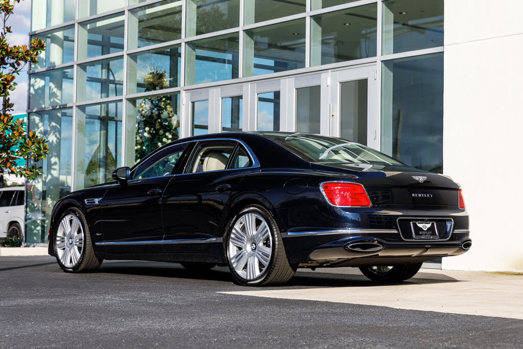 2026 Bentley Flying Spur Azure AWD photo 11