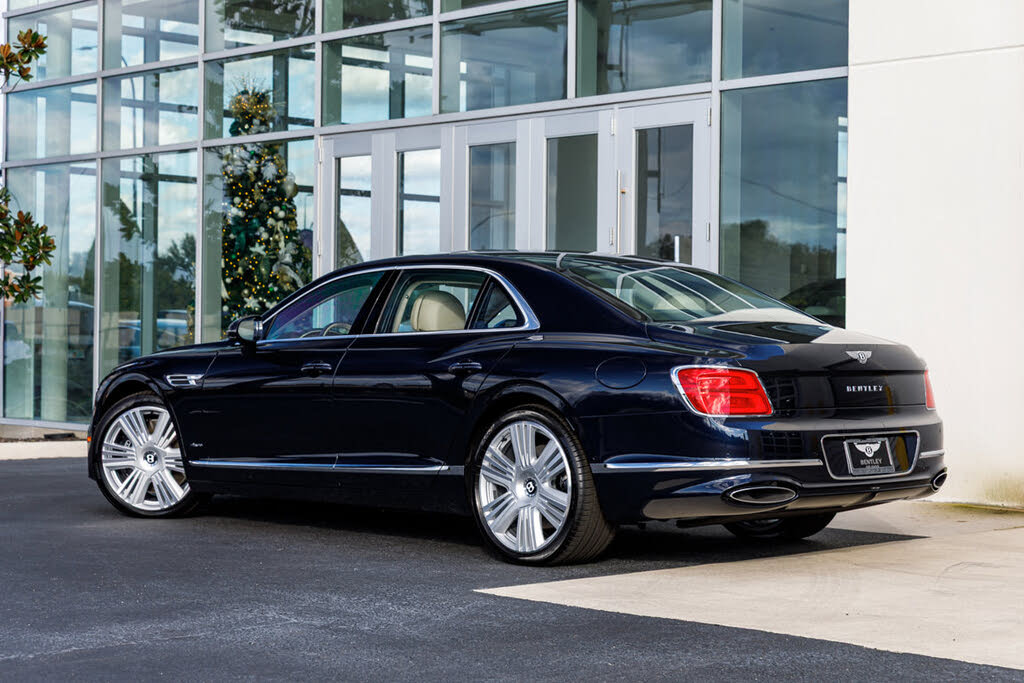 2026 Bentley Flying Spur Azure AWD photo 12