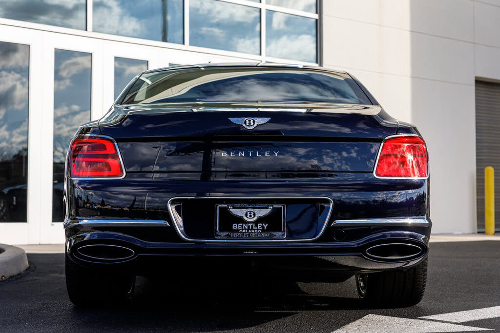 2026 Bentley Flying Spur Azure AWD photo 14