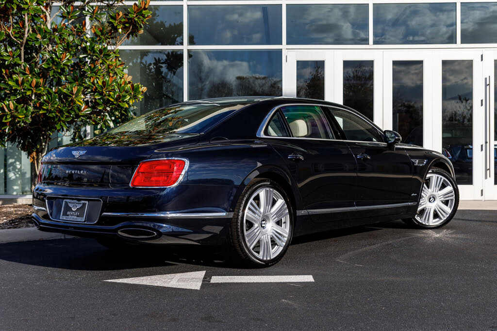 2026 Bentley Flying Spur Azure AWD photo 15