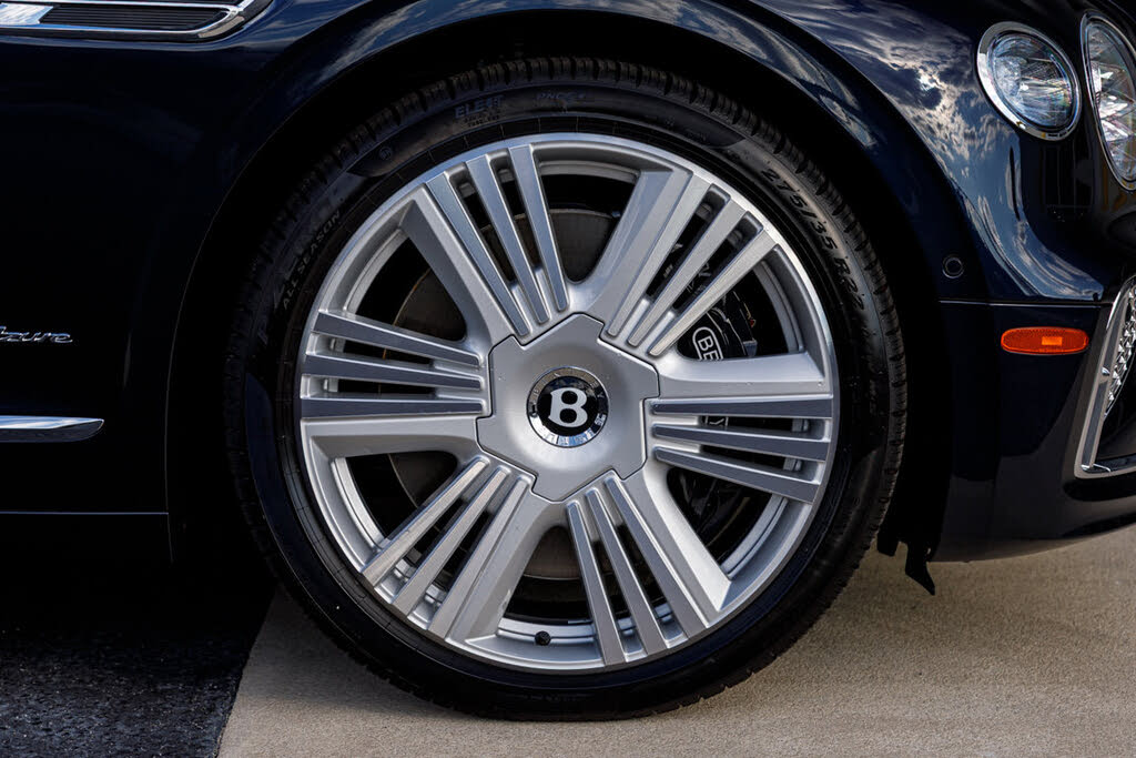 2026 Bentley Flying Spur Azure AWD photo 20