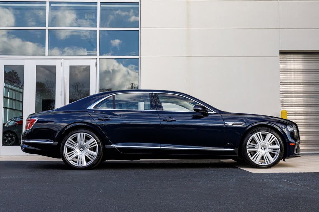 2026 Bentley Flying Spur Azure AWD photo 21