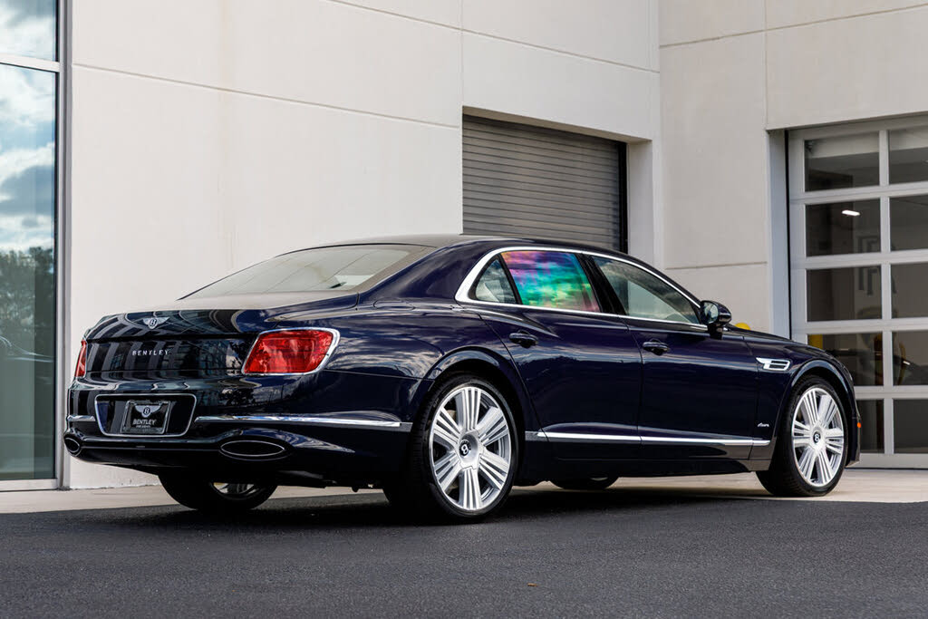 2026 Bentley Flying Spur Azure AWD photo 22