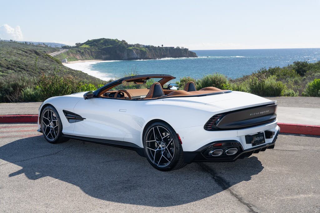 2026 Aston Martin Vanquish Volante RWD photo 5