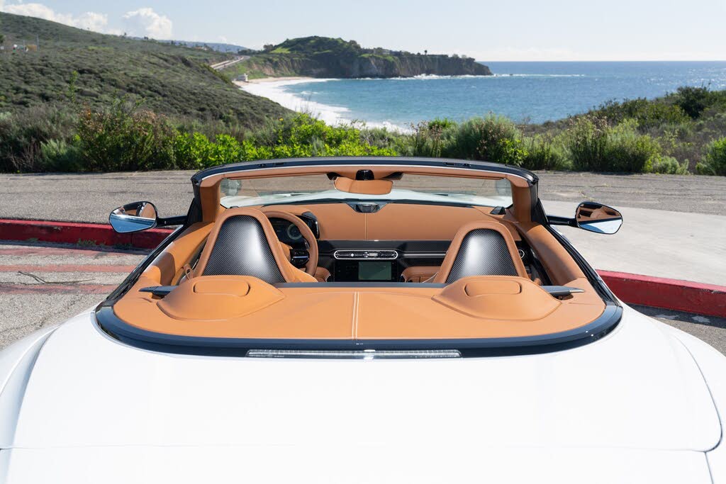 2026 Aston Martin Vanquish Volante RWD photo 9