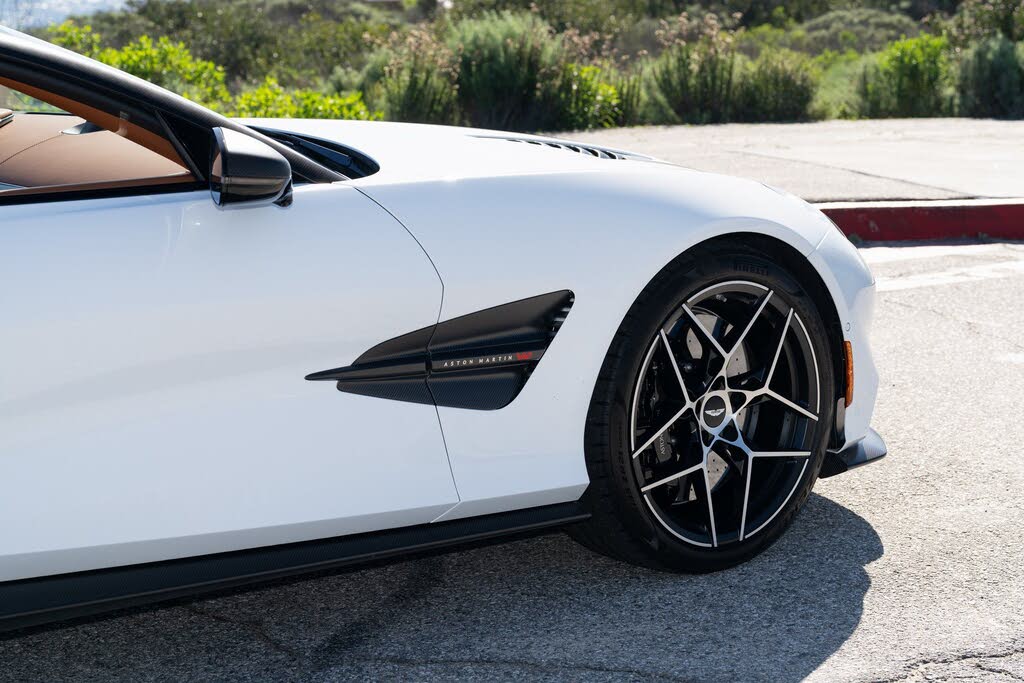 2026 Aston Martin Vanquish Volante RWD photo 10