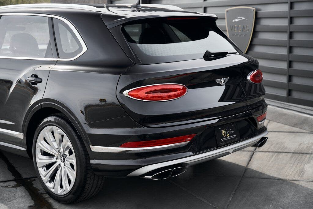 2023 Bentley Bentayga Azure V8 AWD photo 11