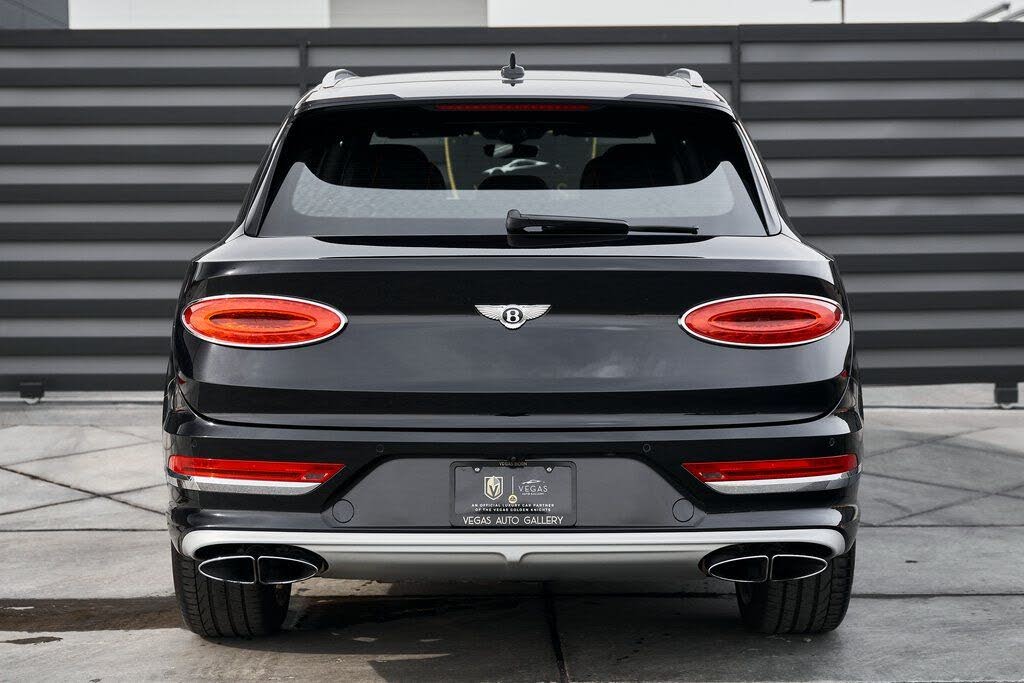 2023 Bentley Bentayga Azure V8 AWD photo 16
