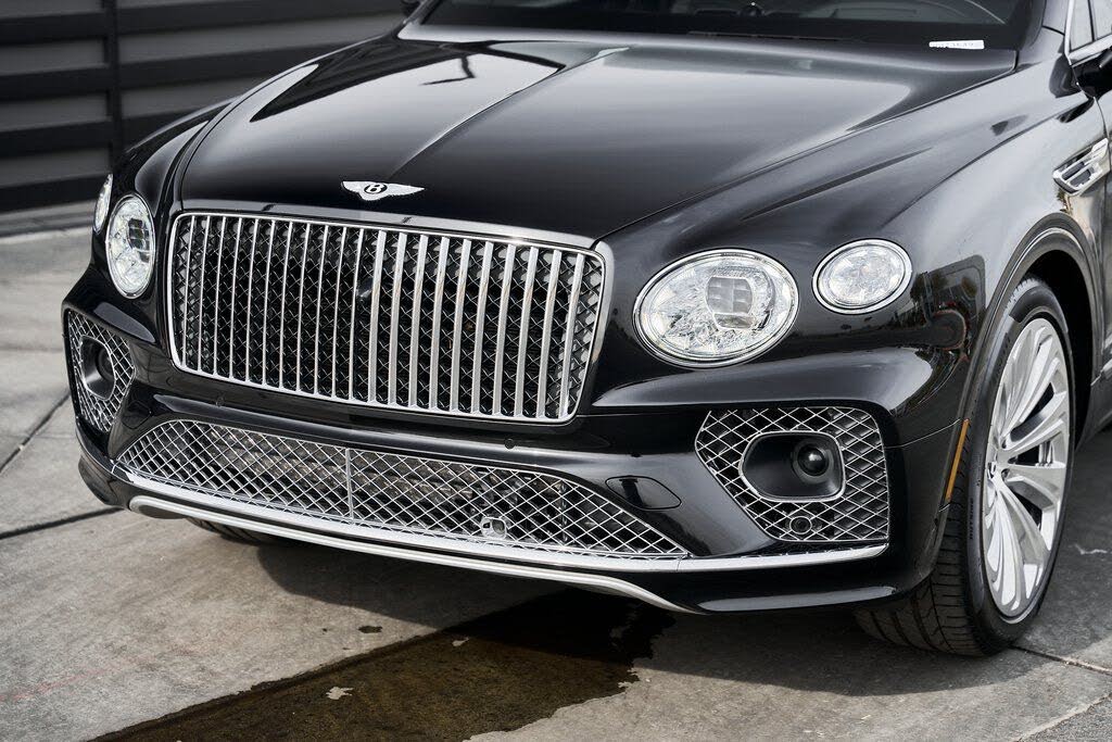 2023 Bentley Bentayga Azure V8 AWD photo 7