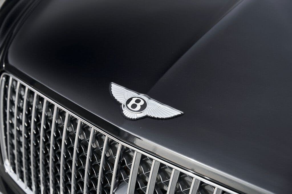 2023 Bentley Bentayga Azure V8 AWD photo 8