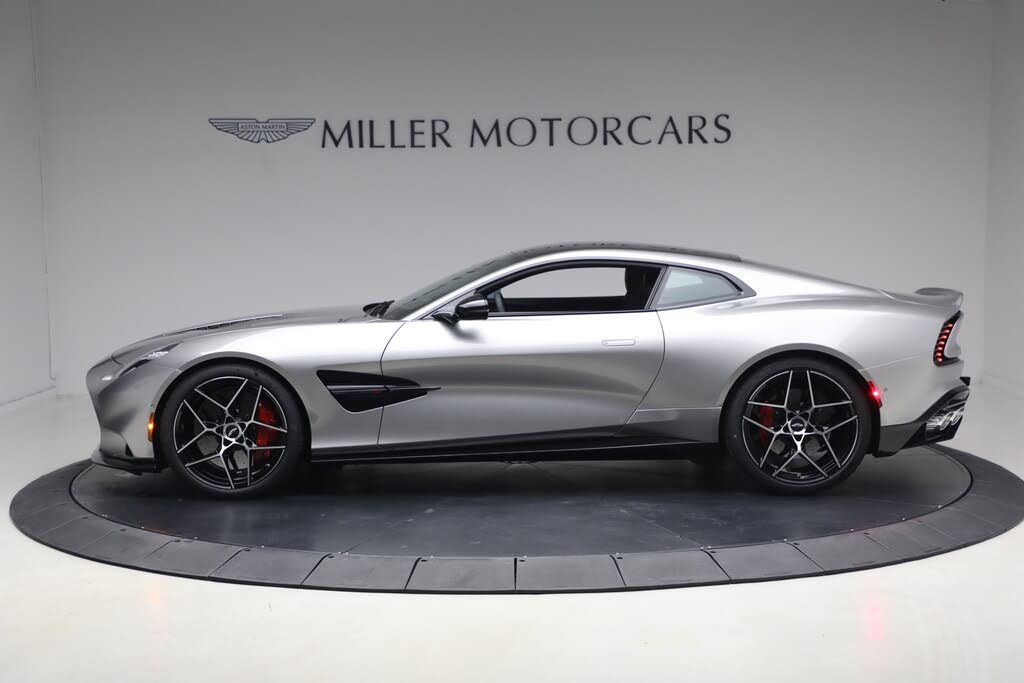 2026 Aston Martin Vanquish Coupe RWD photo 3