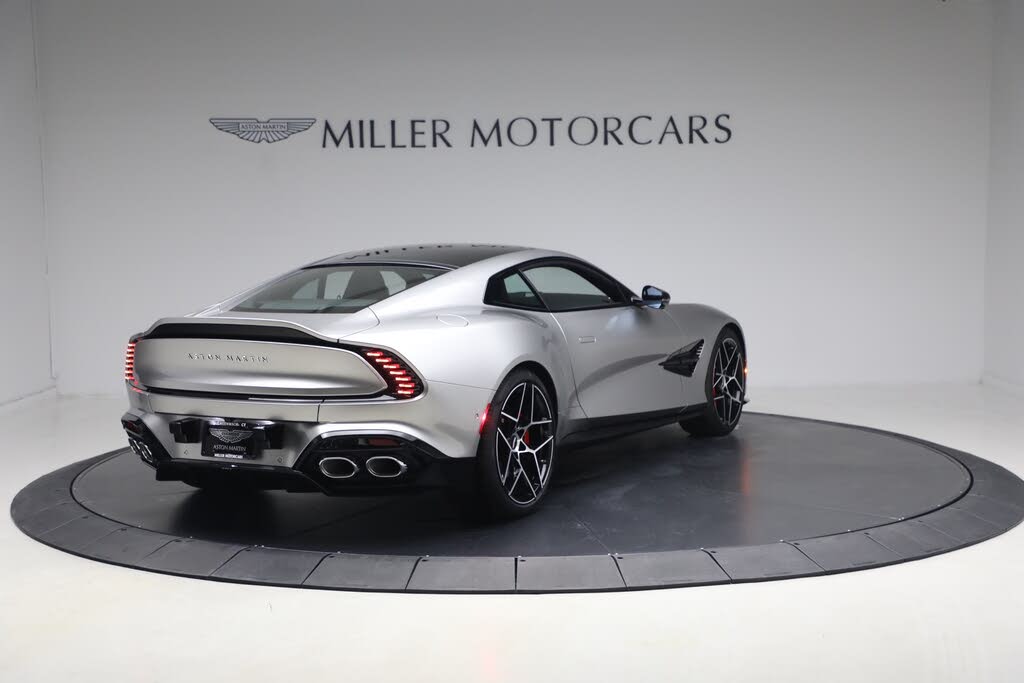 2026 Aston Martin Vanquish Coupe RWD photo 7