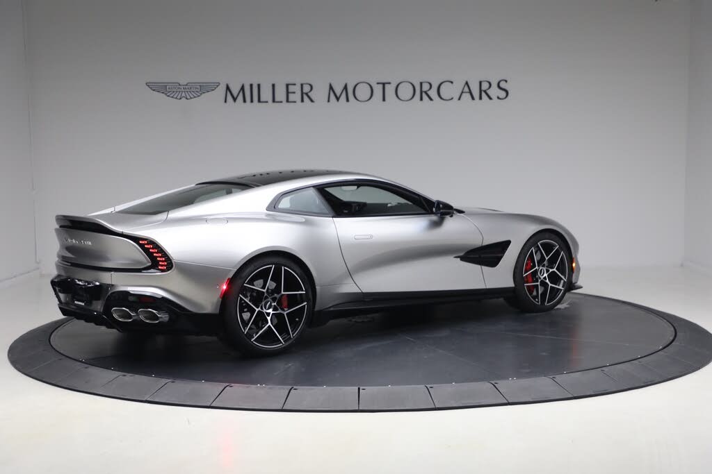 2026 Aston Martin Vanquish Coupe RWD photo 8